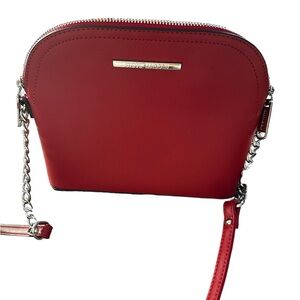 NWT-STEVE MADDEN BMAGGIE CRIMSON DIME CROSSBODY